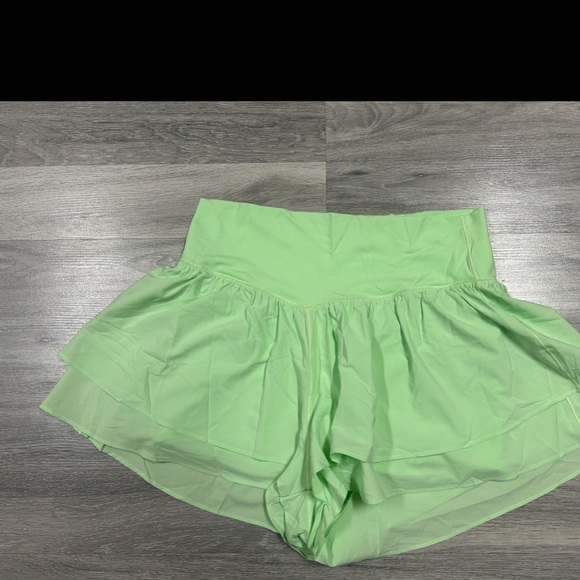 Aerie offline flirty short in pistachio green - Picture 2 of 5